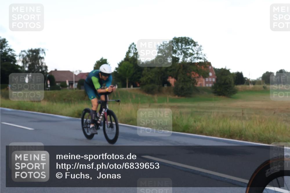 25.08.2024 - Elbe Triathlon Hamburg Fuchs,  Jonas http://msf.ph/oto/6839653 25.08.2024 08:55:05 Radfahren 91, 42, 75, 56, 48, 184, 134 meine-sportfotos.de