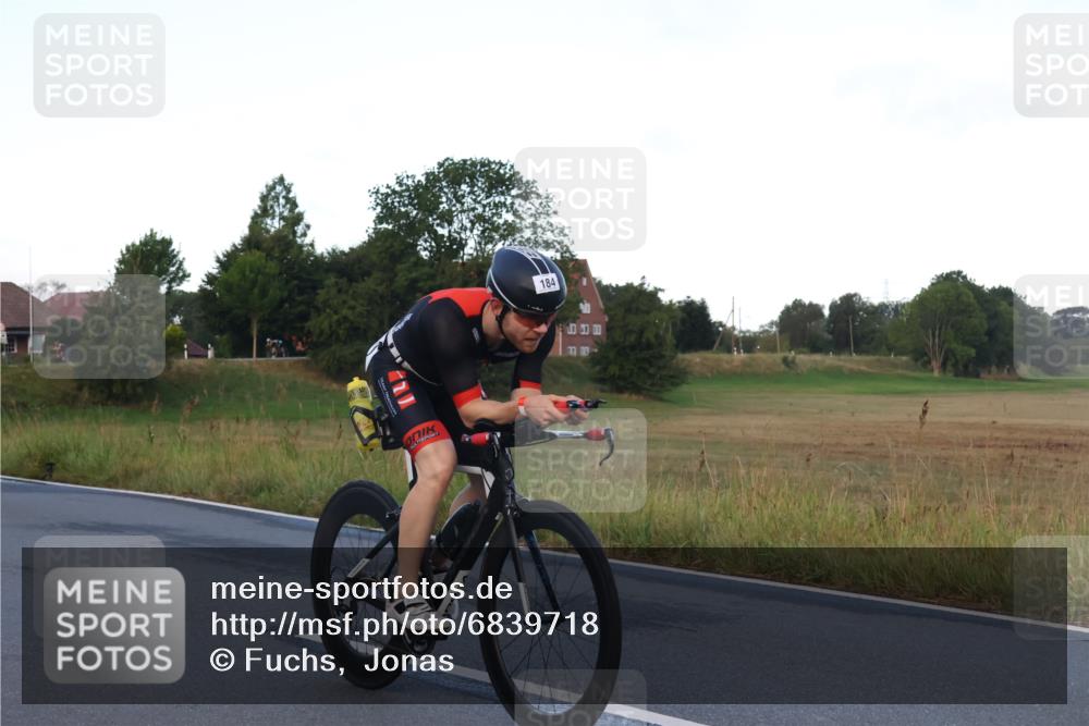 25.08.2024 - Elbe Triathlon Hamburg Fuchs,  Jonas http://msf.ph/oto/6839718 25.08.2024 08:55:08 Radfahren 42, 75, 56, 48, 184, 134 meine-sportfotos.de