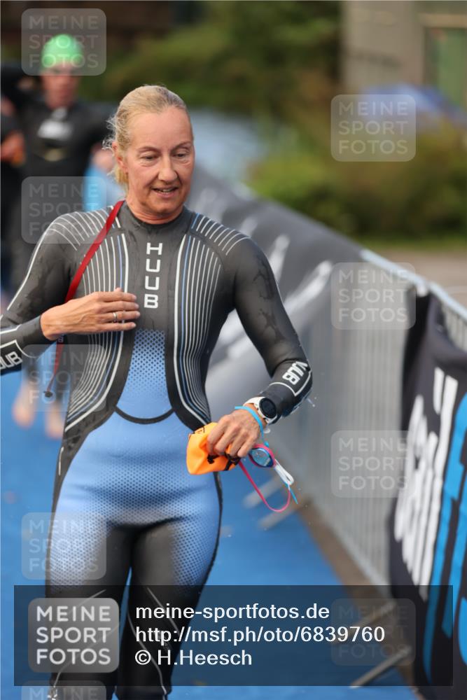 25.08.2024 - Elbe Triathlon Hamburg H.Heesch http://msf.ph/oto/6839760 25.08.2024 08:43:44 Schwimmen 110, 117, 121, 142, 153, 167, 176, 182, 190 meine-sportfotos.de