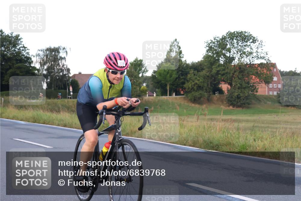 25.08.2024 - Elbe Triathlon Hamburg Fuchs,  Jonas http://msf.ph/oto/6839768 25.08.2024 08:55:12 Radfahren 184, 134, 157, 145, 168, 95 meine-sportfotos.de
