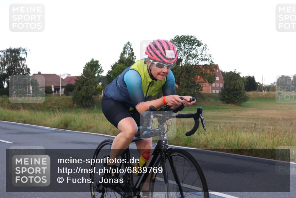 25.08.2024 - Elbe Triathlon Hamburg Fuchs,  Jonas http://msf.ph/oto/6839769 25.08.2024 08:55:12 Radfahren 184, 134, 157, 145, 168, 95 meine-sportfotos.de
