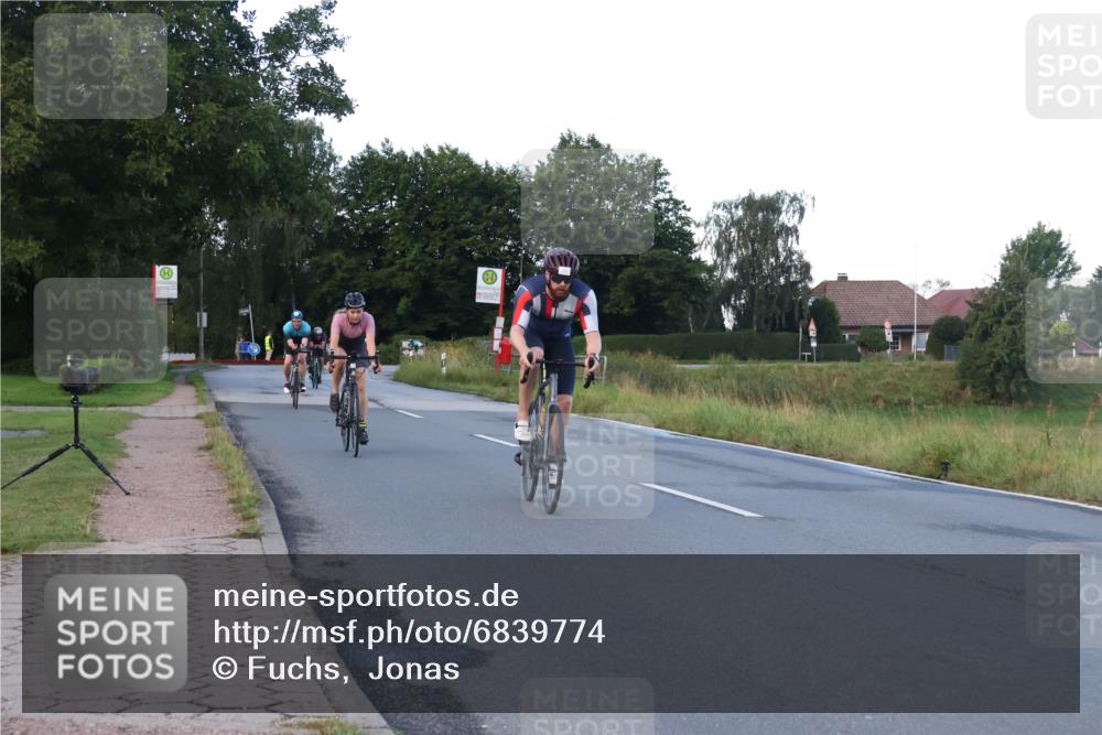 25.08.2024 - Elbe Triathlon Hamburg Fuchs,  Jonas http://msf.ph/oto/6839774 25.08.2024 08:55:15 Radfahren 134, 157, 145, 168, 95, 179 meine-sportfotos.de