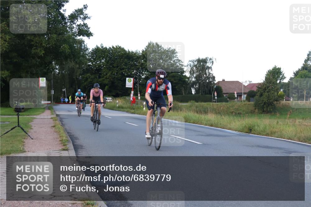 25.08.2024 - Elbe Triathlon Hamburg Fuchs,  Jonas http://msf.ph/oto/6839779 25.08.2024 08:55:15 Radfahren 134, 157, 145, 168, 95, 179 meine-sportfotos.de