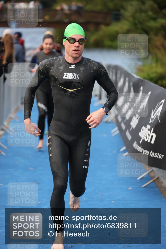 25.08.2024 - Elbe Triathlon Hamburg H.Heesch http://msf.ph/oto/6839811 25.08.2024 08:43:45 Schwimmen 110, 117, 121, 142, 153, 167, 176, 182, 190 meine-sportfotos.de