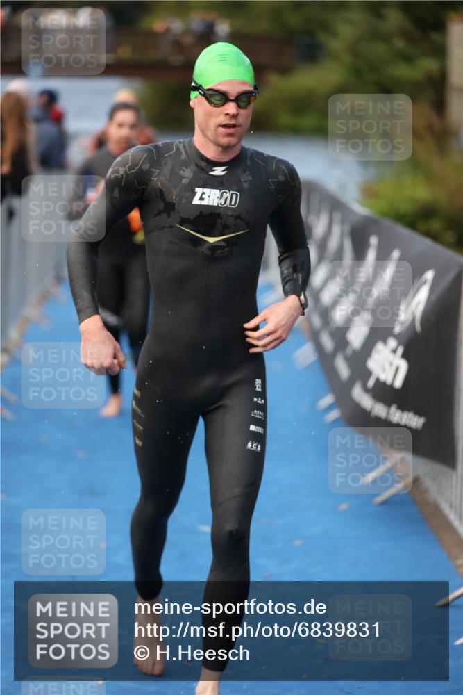 25.08.2024 - Elbe Triathlon Hamburg H.Heesch http://msf.ph/oto/6839831 25.08.2024 08:43:46 Schwimmen 110, 117, 121, 142, 153, 167, 176, 182, 190 meine-sportfotos.de