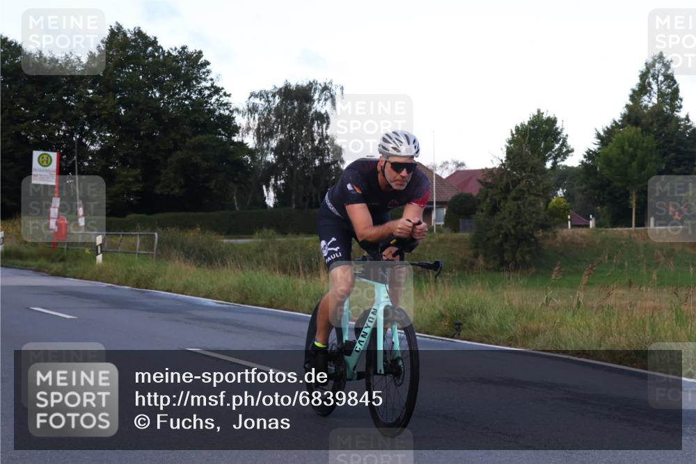 25.08.2024 - Elbe Triathlon Hamburg Fuchs,  Jonas http://msf.ph/oto/6839845 25.08.2024 08:55:19 Radfahren 157, 145, 168, 95, 179, 152, 160 meine-sportfotos.de