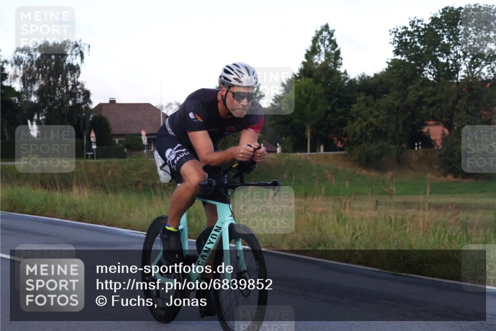 25.08.2024 - Elbe Triathlon Hamburg Fuchs,  Jonas http://msf.ph/oto/6839852 25.08.2024 08:55:19 Radfahren 157, 145, 168, 95, 179, 152, 160 meine-sportfotos.de