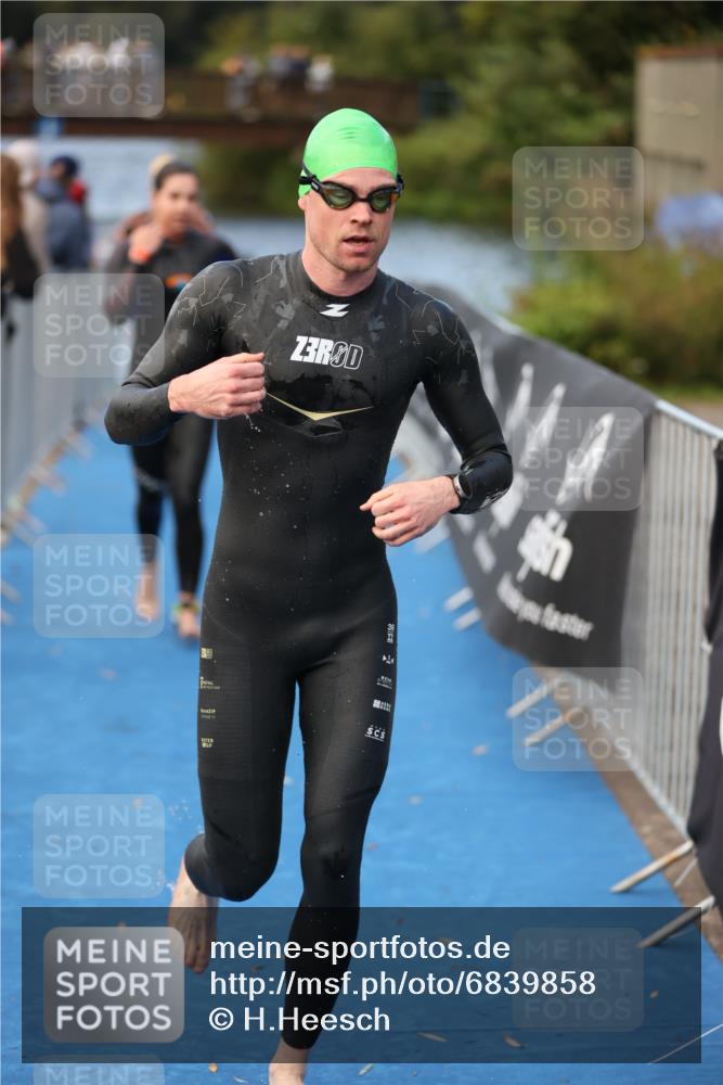 25.08.2024 - Elbe Triathlon Hamburg H.Heesch http://msf.ph/oto/6839858 25.08.2024 08:43:46 Schwimmen 110, 117, 121, 142, 153, 167, 176, 182, 190 meine-sportfotos.de