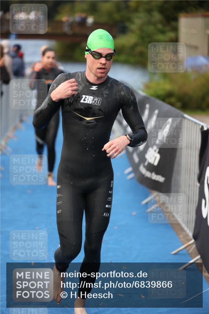 25.08.2024 - Elbe Triathlon Hamburg H.Heesch http://msf.ph/oto/6839866 25.08.2024 08:43:46 Schwimmen 110, 117, 121, 142, 153, 167, 176, 182, 190 meine-sportfotos.de