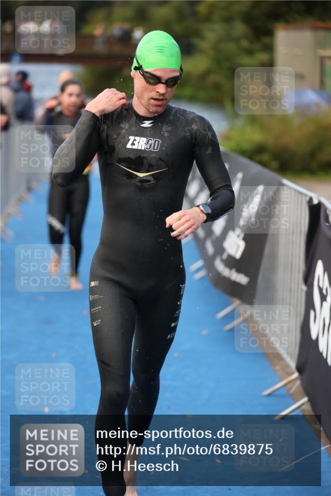 25.08.2024 - Elbe Triathlon Hamburg H.Heesch http://msf.ph/oto/6839875 25.08.2024 08:43:46 Schwimmen 110, 117, 121, 142, 153, 167, 176, 182, 190 meine-sportfotos.de