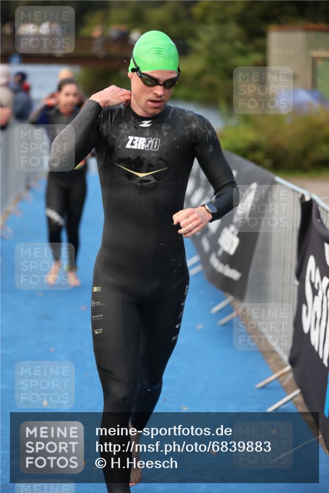 25.08.2024 - Elbe Triathlon Hamburg H.Heesch http://msf.ph/oto/6839883 25.08.2024 08:43:46 Schwimmen 110, 117, 121, 142, 153, 167, 176, 182, 190 meine-sportfotos.de