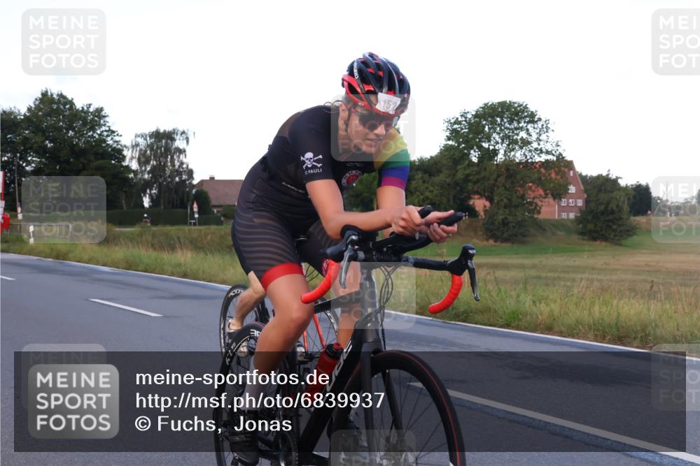25.08.2024 - Elbe Triathlon Hamburg Fuchs,  Jonas http://msf.ph/oto/6839937 25.08.2024 08:55:24 Radfahren 95, 179, 152, 160 meine-sportfotos.de