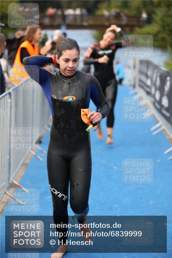 25.08.2024 - Elbe Triathlon Hamburg H.Heesch http://msf.ph/oto/6839999 25.08.2024 08:43:48 Schwimmen 110, 117, 142, 153, 167, 176, 182, 190 meine-sportfotos.de