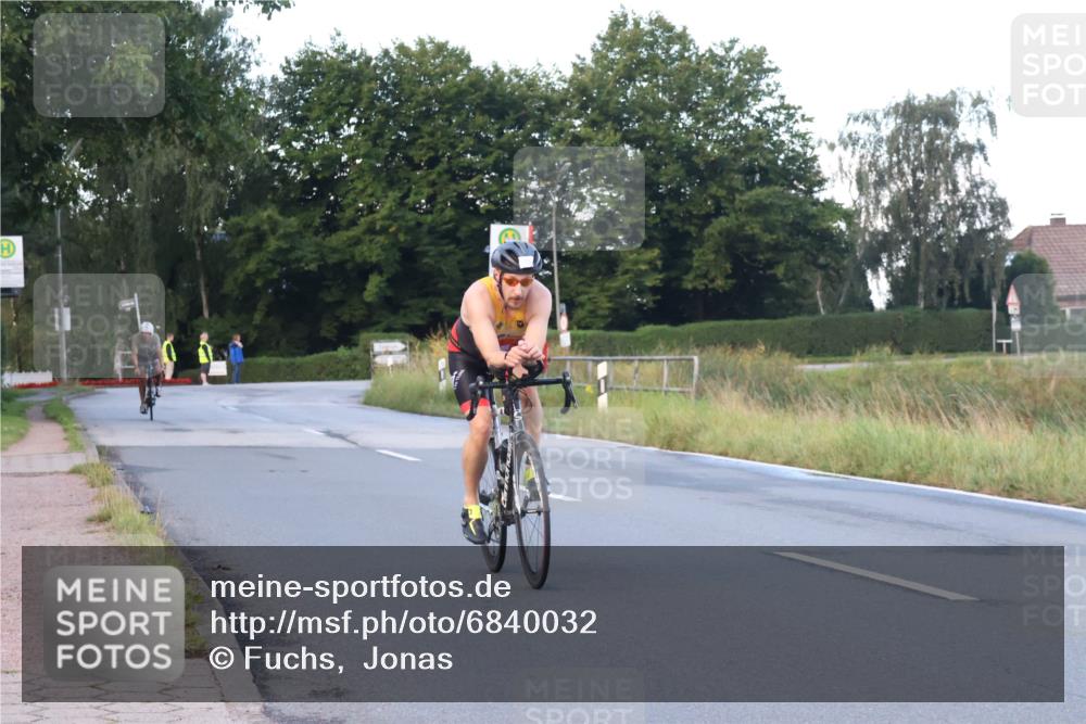 25.08.2024 - Elbe Triathlon Hamburg Fuchs,  Jonas http://msf.ph/oto/6840032 25.08.2024 08:55:44 Radfahren 76, 105 meine-sportfotos.de