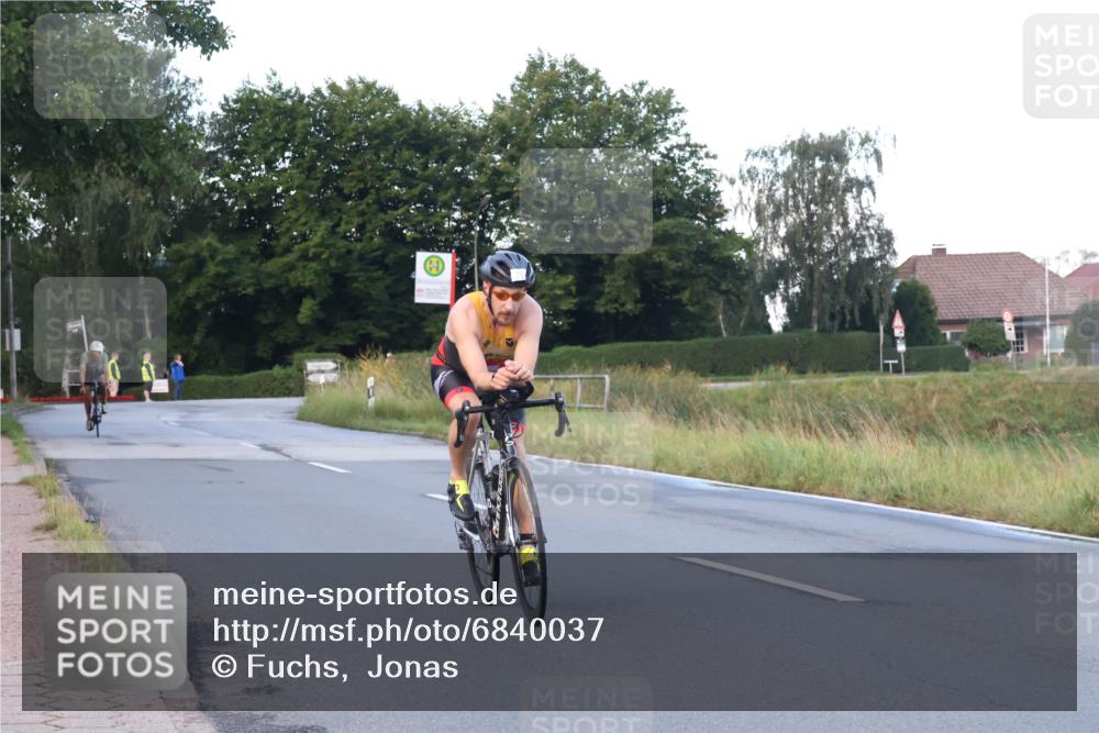 25.08.2024 - Elbe Triathlon Hamburg Fuchs,  Jonas http://msf.ph/oto/6840037 25.08.2024 08:55:44 Radfahren 76, 105 meine-sportfotos.de