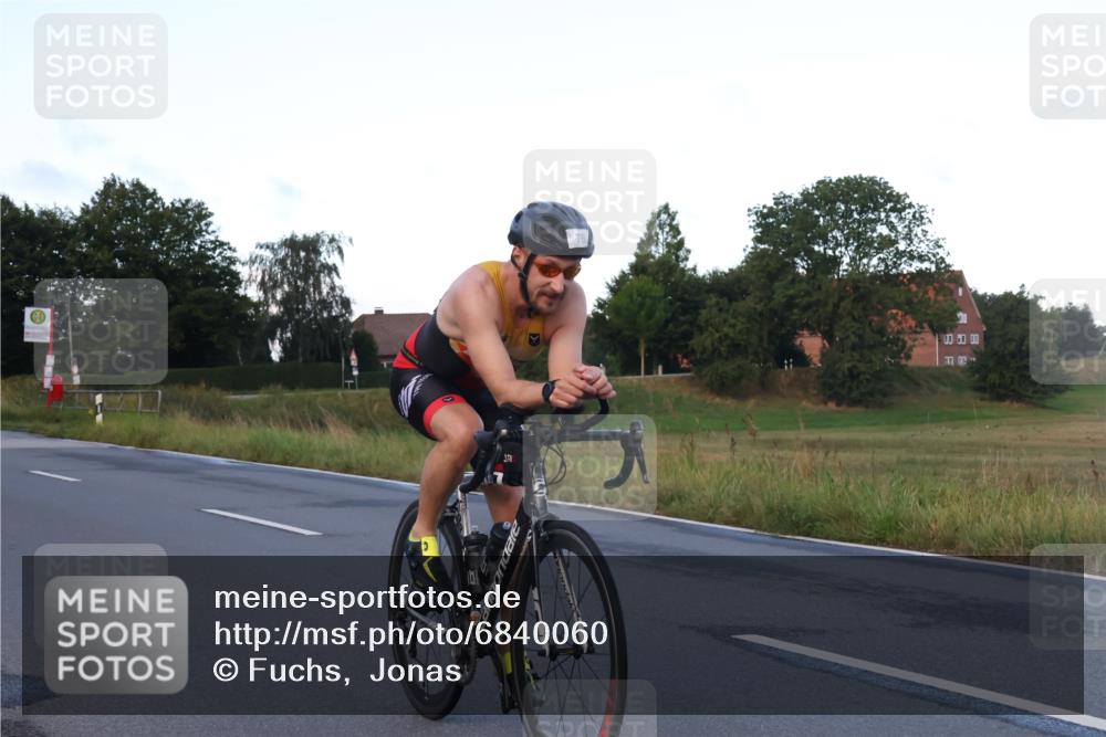 25.08.2024 - Elbe Triathlon Hamburg Fuchs,  Jonas http://msf.ph/oto/6840060 25.08.2024 08:55:44 Radfahren 76, 105 meine-sportfotos.de