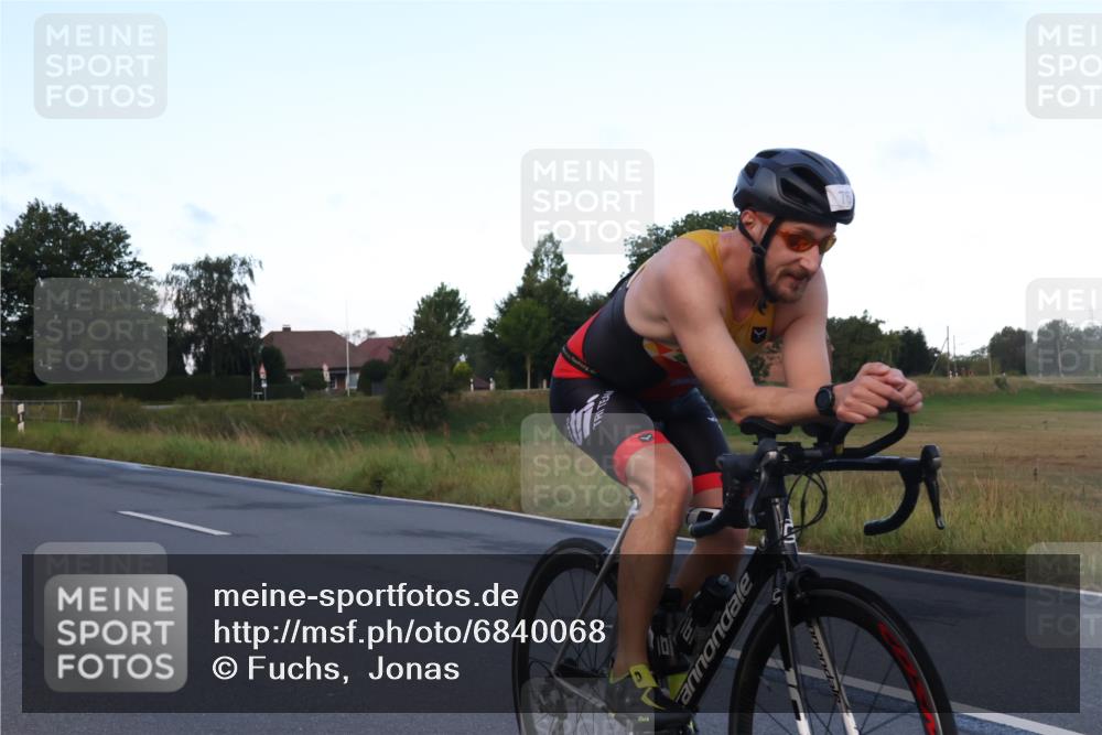 25.08.2024 - Elbe Triathlon Hamburg Fuchs,  Jonas http://msf.ph/oto/6840068 25.08.2024 08:55:45 Radfahren 76, 105 meine-sportfotos.de