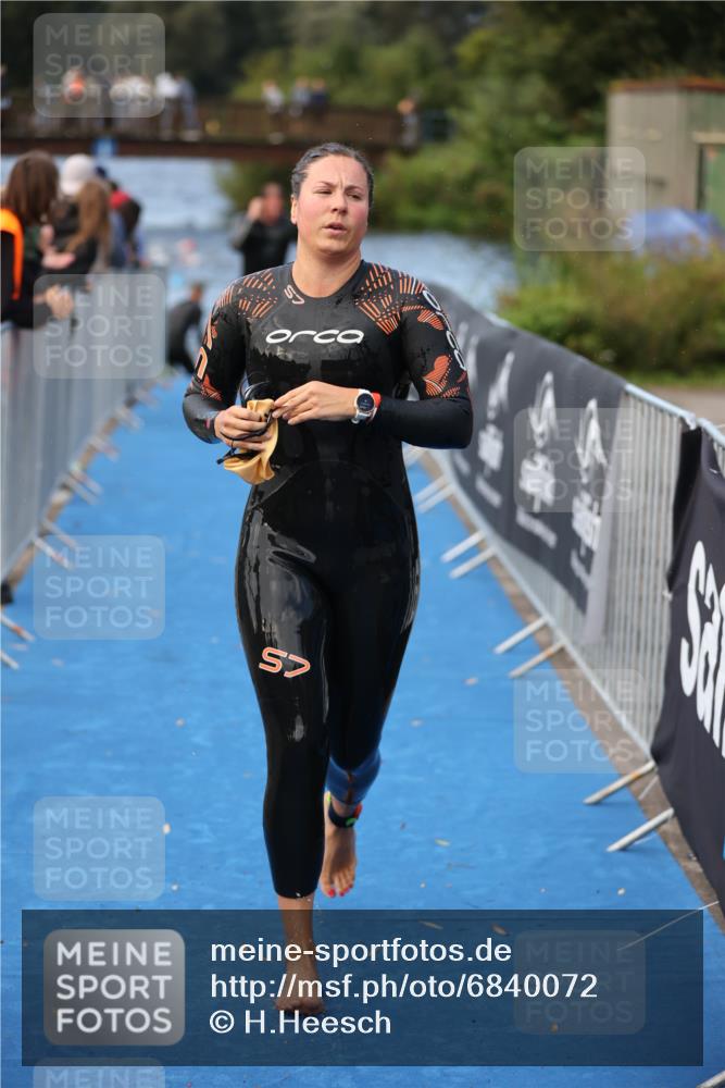 25.08.2024 - Elbe Triathlon Hamburg H.Heesch http://msf.ph/oto/6840072 25.08.2024 08:43:50 Schwimmen 110, 117, 142, 153, 176, 182, 190 meine-sportfotos.de