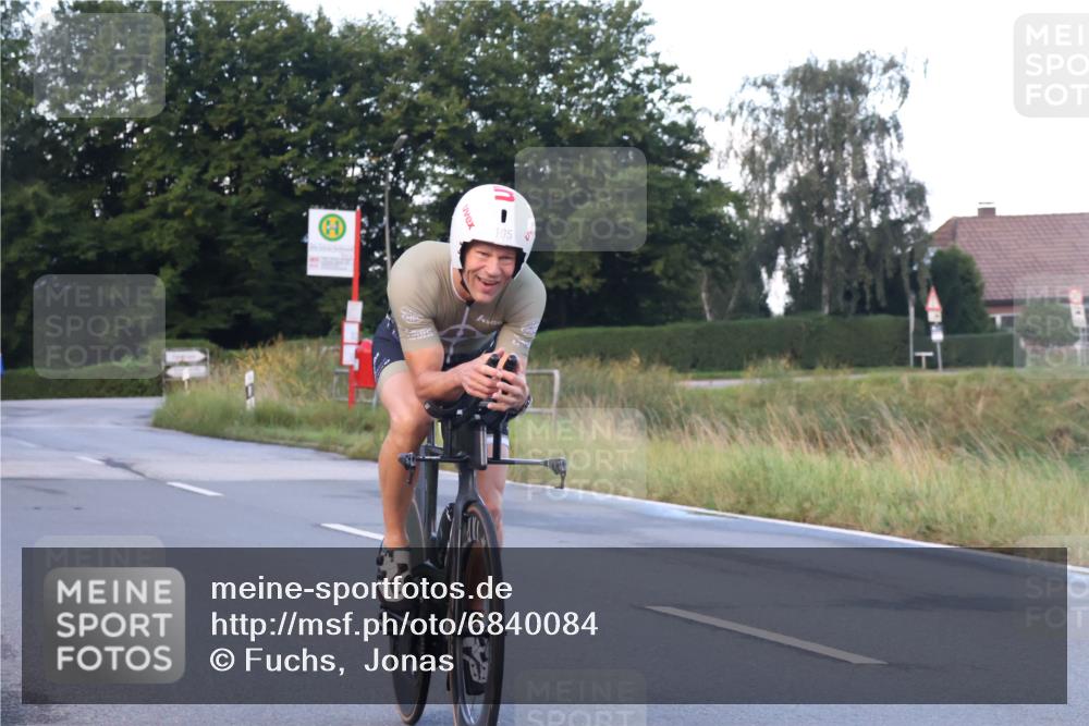25.08.2024 - Elbe Triathlon Hamburg Fuchs,  Jonas http://msf.ph/oto/6840084 25.08.2024 08:55:47 Radfahren 76, 105 meine-sportfotos.de
