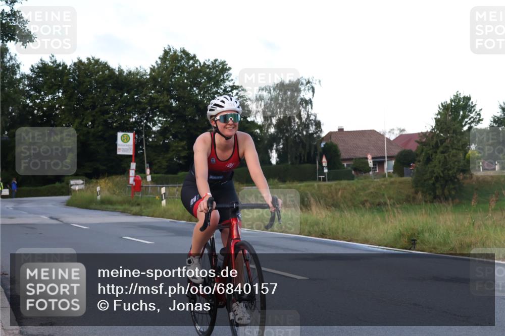 25.08.2024 - Elbe Triathlon Hamburg Fuchs,  Jonas http://msf.ph/oto/6840157 25.08.2024 08:55:54 Radfahren 124 meine-sportfotos.de
