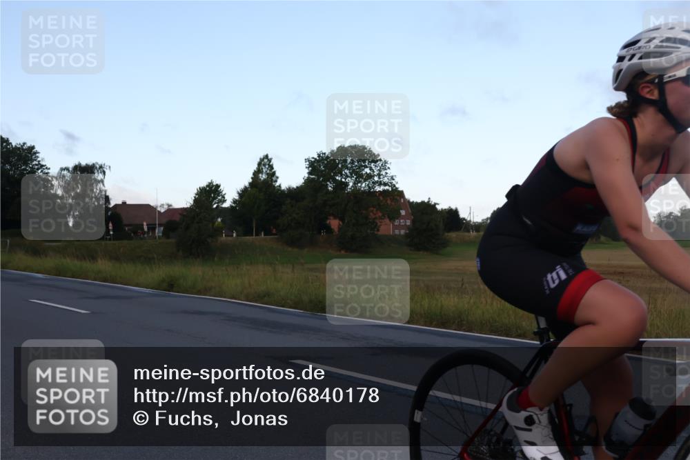 25.08.2024 - Elbe Triathlon Hamburg Fuchs,  Jonas http://msf.ph/oto/6840178 25.08.2024 08:55:55 Radfahren 124 meine-sportfotos.de