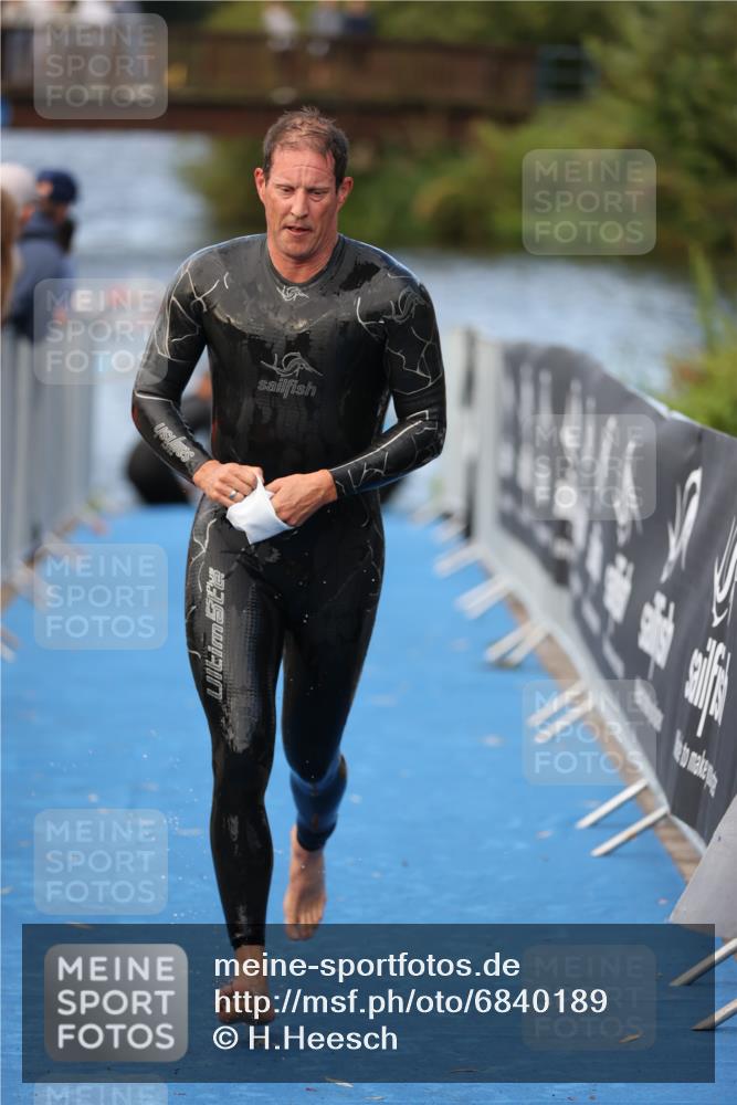 25.08.2024 - Elbe Triathlon Hamburg H.Heesch http://msf.ph/oto/6840189 25.08.2024 08:43:53 Schwimmen 110, 117, 153, 172, 176, 182, 190 meine-sportfotos.de
