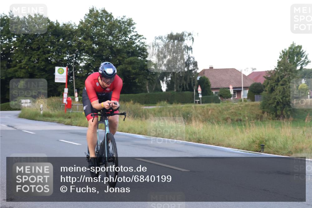 25.08.2024 - Elbe Triathlon Hamburg Fuchs,  Jonas http://msf.ph/oto/6840199 25.08.2024 08:56:06 Radfahren 84, 77 meine-sportfotos.de