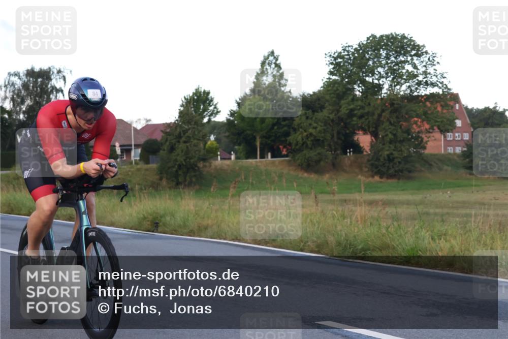 25.08.2024 - Elbe Triathlon Hamburg Fuchs,  Jonas http://msf.ph/oto/6840210 25.08.2024 08:56:06 Radfahren 84, 77 meine-sportfotos.de
