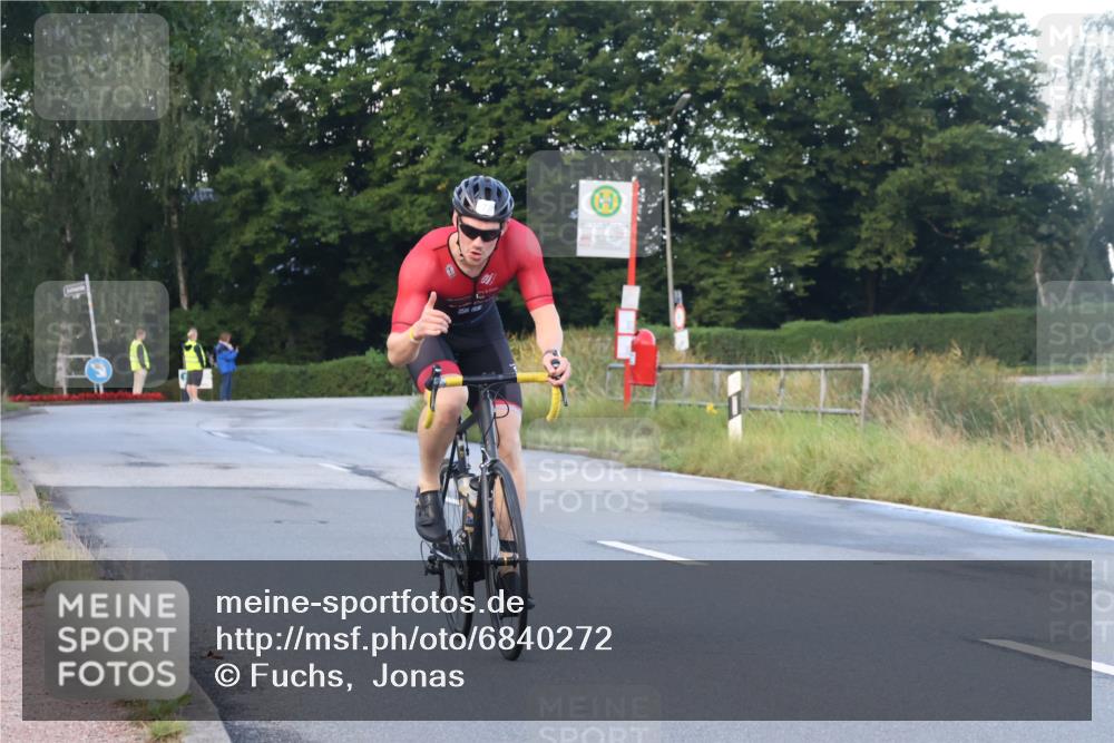 25.08.2024 - Elbe Triathlon Hamburg Fuchs,  Jonas http://msf.ph/oto/6840272 25.08.2024 08:56:12 Radfahren 77 meine-sportfotos.de