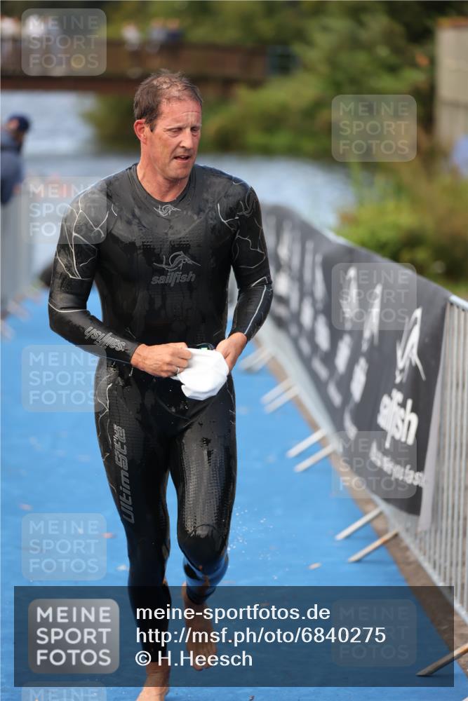 25.08.2024 - Elbe Triathlon Hamburg H.Heesch http://msf.ph/oto/6840275 25.08.2024 08:43:54 Schwimmen 110, 153, 172, 176, 182, 190 meine-sportfotos.de