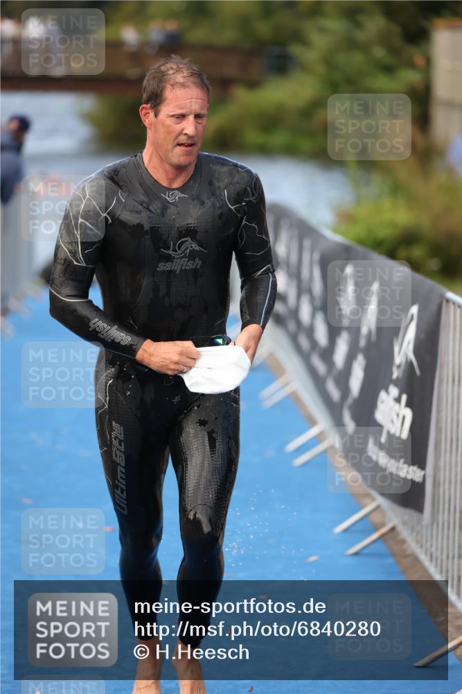 25.08.2024 - Elbe Triathlon Hamburg H.Heesch http://msf.ph/oto/6840280 25.08.2024 08:43:54 Schwimmen 110, 153, 172, 176, 182, 190 meine-sportfotos.de
