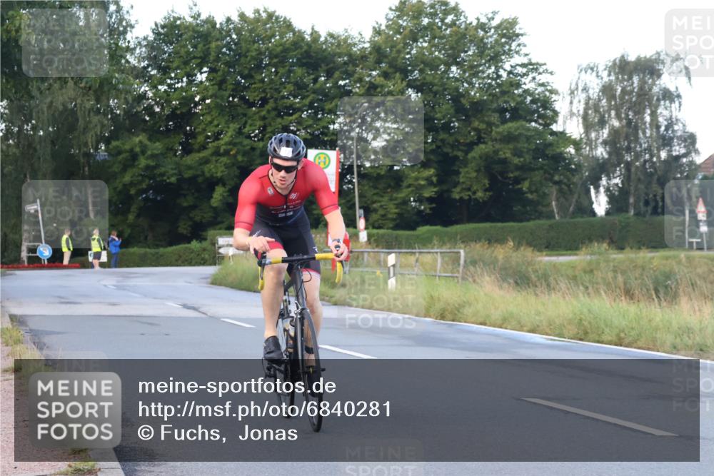 25.08.2024 - Elbe Triathlon Hamburg Fuchs,  Jonas http://msf.ph/oto/6840281 25.08.2024 08:56:12 Radfahren 77 meine-sportfotos.de