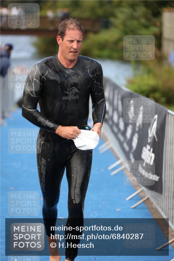 25.08.2024 - Elbe Triathlon Hamburg H.Heesch http://msf.ph/oto/6840287 25.08.2024 08:43:54 Schwimmen 110, 153, 172, 176, 182, 190 meine-sportfotos.de