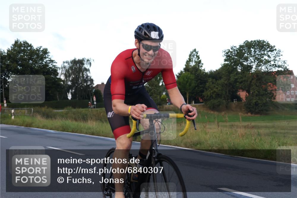 25.08.2024 - Elbe Triathlon Hamburg Fuchs,  Jonas http://msf.ph/oto/6840307 25.08.2024 08:56:13 Radfahren 77 meine-sportfotos.de