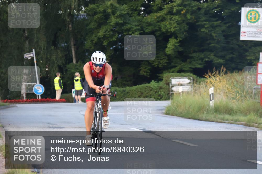 25.08.2024 - Elbe Triathlon Hamburg Fuchs,  Jonas http://msf.ph/oto/6840326 25.08.2024 08:56:23 Radfahren 122, 60 meine-sportfotos.de
