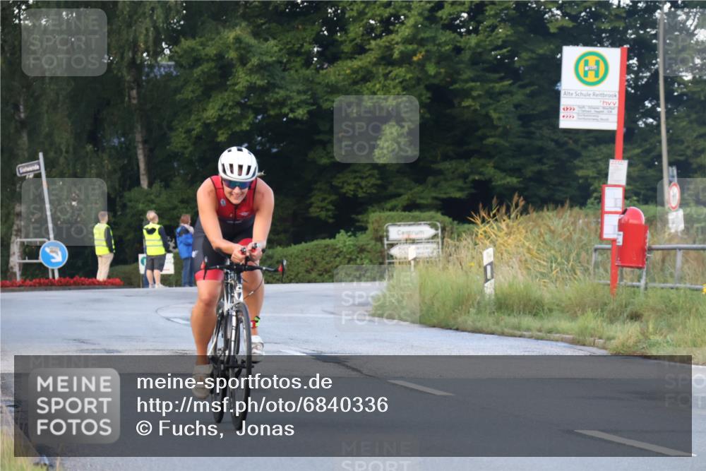 25.08.2024 - Elbe Triathlon Hamburg Fuchs,  Jonas http://msf.ph/oto/6840336 25.08.2024 08:56:23 Radfahren 122, 60 meine-sportfotos.de