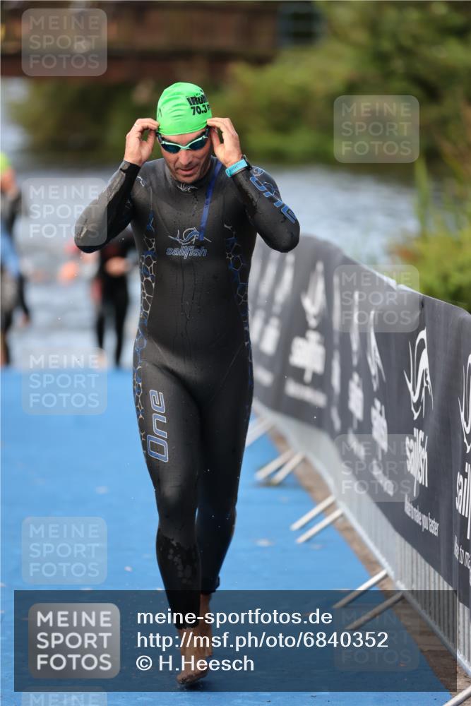 25.08.2024 - Elbe Triathlon Hamburg H.Heesch http://msf.ph/oto/6840352 25.08.2024 08:44:06 Schwimmen 110, 139, 172, 176, 182 meine-sportfotos.de