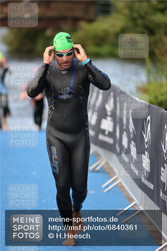 25.08.2024 - Elbe Triathlon Hamburg H.Heesch http://msf.ph/oto/6840361 25.08.2024 08:44:06 Schwimmen 110, 139, 172, 176, 182 meine-sportfotos.de