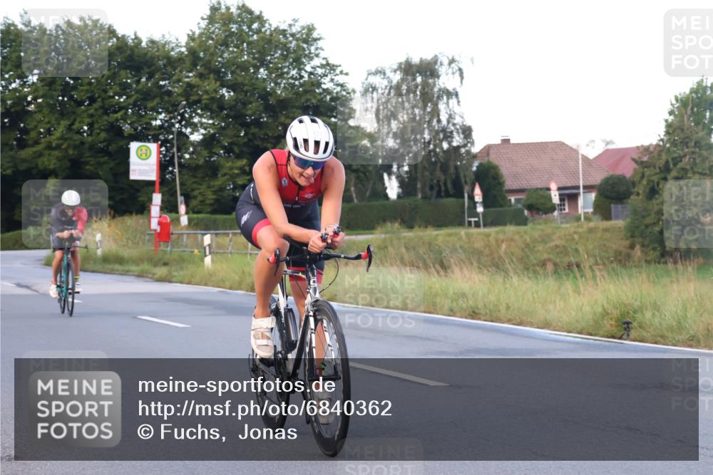 25.08.2024 - Elbe Triathlon Hamburg Fuchs,  Jonas http://msf.ph/oto/6840362 25.08.2024 08:56:25 Radfahren 122, 60 meine-sportfotos.de