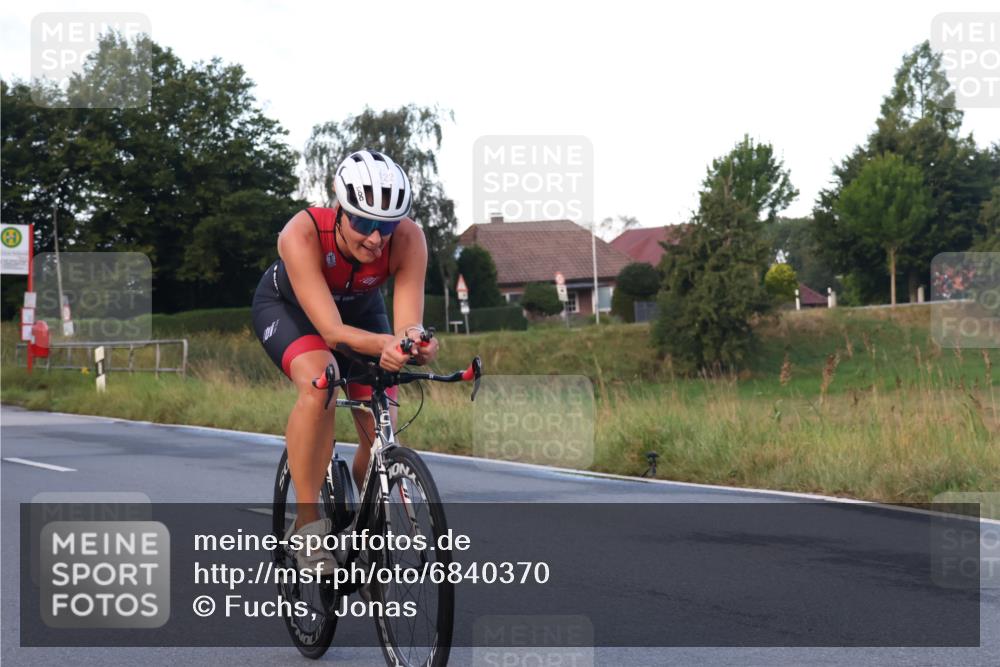 25.08.2024 - Elbe Triathlon Hamburg Fuchs,  Jonas http://msf.ph/oto/6840370 25.08.2024 08:56:25 Radfahren 122, 60 meine-sportfotos.de