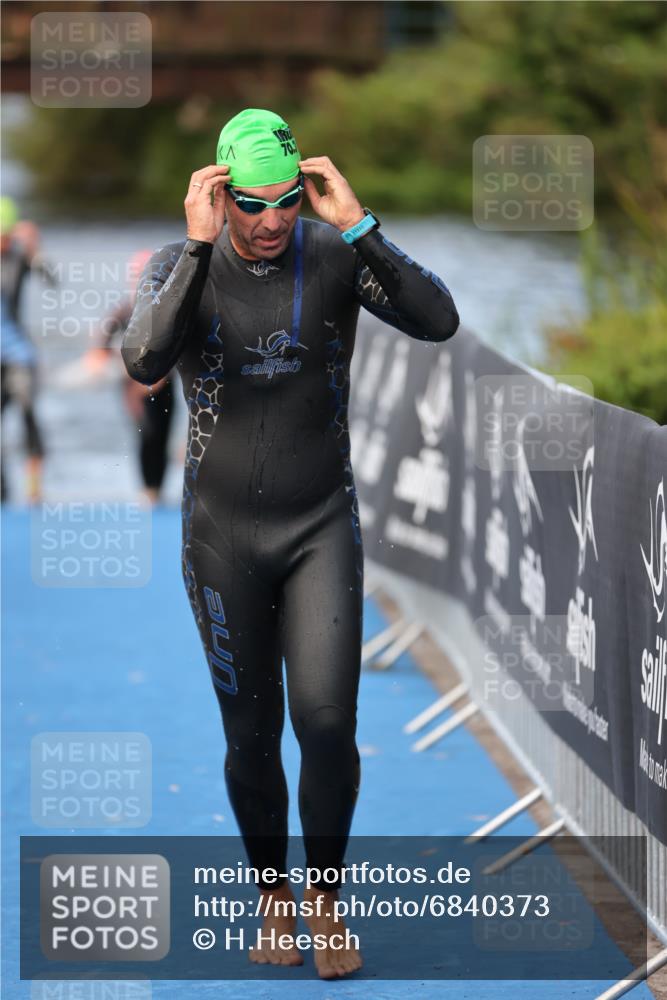 25.08.2024 - Elbe Triathlon Hamburg H.Heesch http://msf.ph/oto/6840373 25.08.2024 08:44:06 Schwimmen 110, 139, 172, 176, 182 meine-sportfotos.de