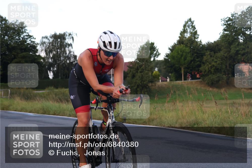 25.08.2024 - Elbe Triathlon Hamburg Fuchs,  Jonas http://msf.ph/oto/6840380 25.08.2024 08:56:25 Radfahren 122, 60 meine-sportfotos.de