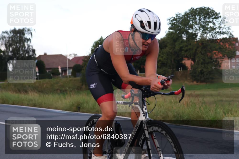 25.08.2024 - Elbe Triathlon Hamburg Fuchs,  Jonas http://msf.ph/oto/6840387 25.08.2024 08:56:25 Radfahren 122, 60 meine-sportfotos.de