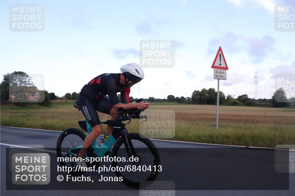25.08.2024 - Elbe Triathlon Hamburg Fuchs,  Jonas http://msf.ph/oto/6840413 25.08.2024 08:56:27 Radfahren 122, 60 meine-sportfotos.de