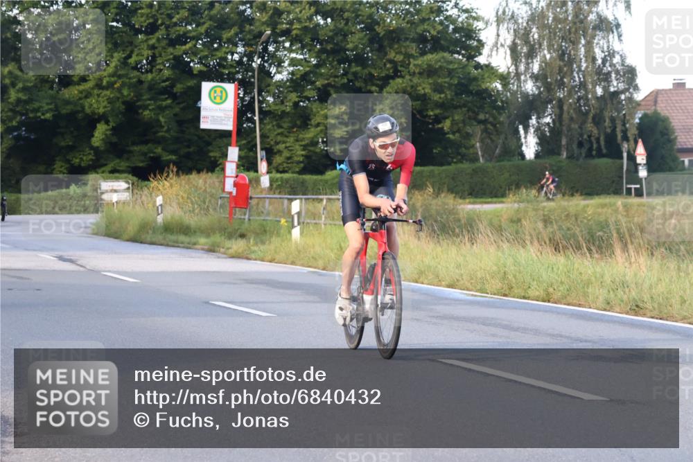 25.08.2024 - Elbe Triathlon Hamburg Fuchs,  Jonas http://msf.ph/oto/6840432 25.08.2024 08:56:38 Radfahren 64, 131, 35 meine-sportfotos.de