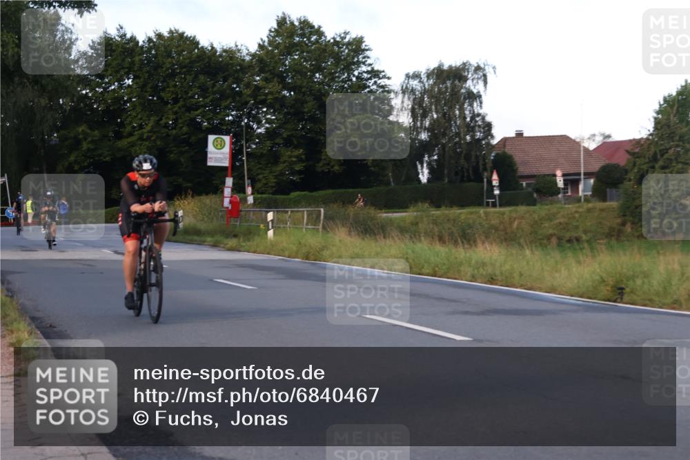 25.08.2024 - Elbe Triathlon Hamburg Fuchs,  Jonas http://msf.ph/oto/6840467 25.08.2024 08:56:39 Radfahren 64, 131, 35, 154 meine-sportfotos.de