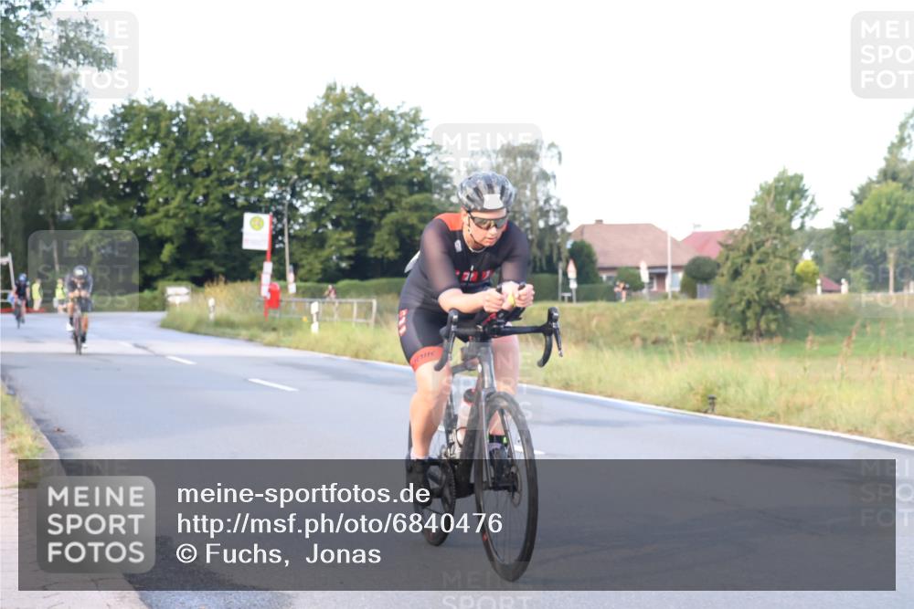 25.08.2024 - Elbe Triathlon Hamburg Fuchs,  Jonas http://msf.ph/oto/6840476 25.08.2024 08:56:40 Radfahren 64, 131, 35, 154 meine-sportfotos.de