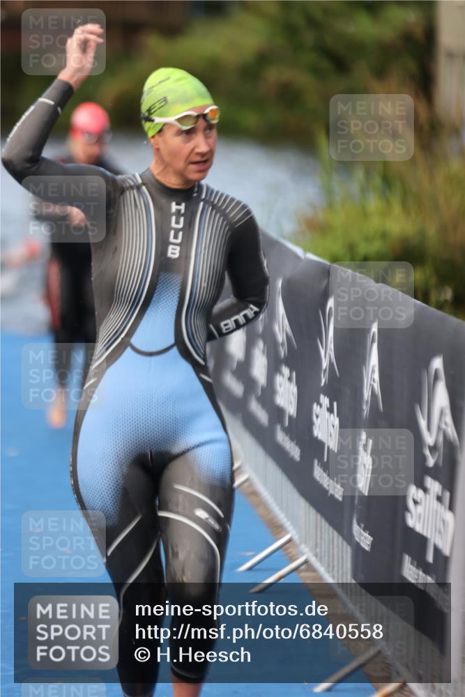 25.08.2024 - Elbe Triathlon Hamburg H.Heesch http://msf.ph/oto/6840558 25.08.2024 08:44:14 Schwimmen 134, 139, 145, 152, 172, 186 meine-sportfotos.de