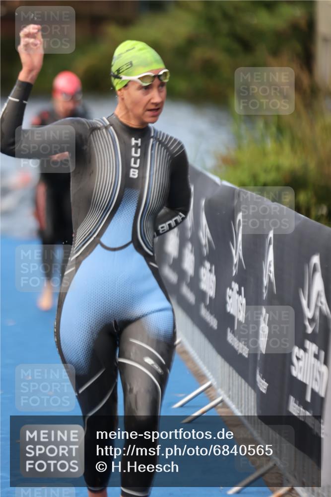 25.08.2024 - Elbe Triathlon Hamburg H.Heesch http://msf.ph/oto/6840565 25.08.2024 08:44:14 Schwimmen 134, 139, 145, 152, 172, 186 meine-sportfotos.de