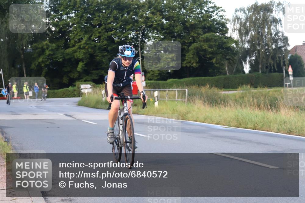 25.08.2024 - Elbe Triathlon Hamburg Fuchs,  Jonas http://msf.ph/oto/6840572 25.08.2024 08:56:45 Radfahren 131, 35, 154, 150, 94 meine-sportfotos.de